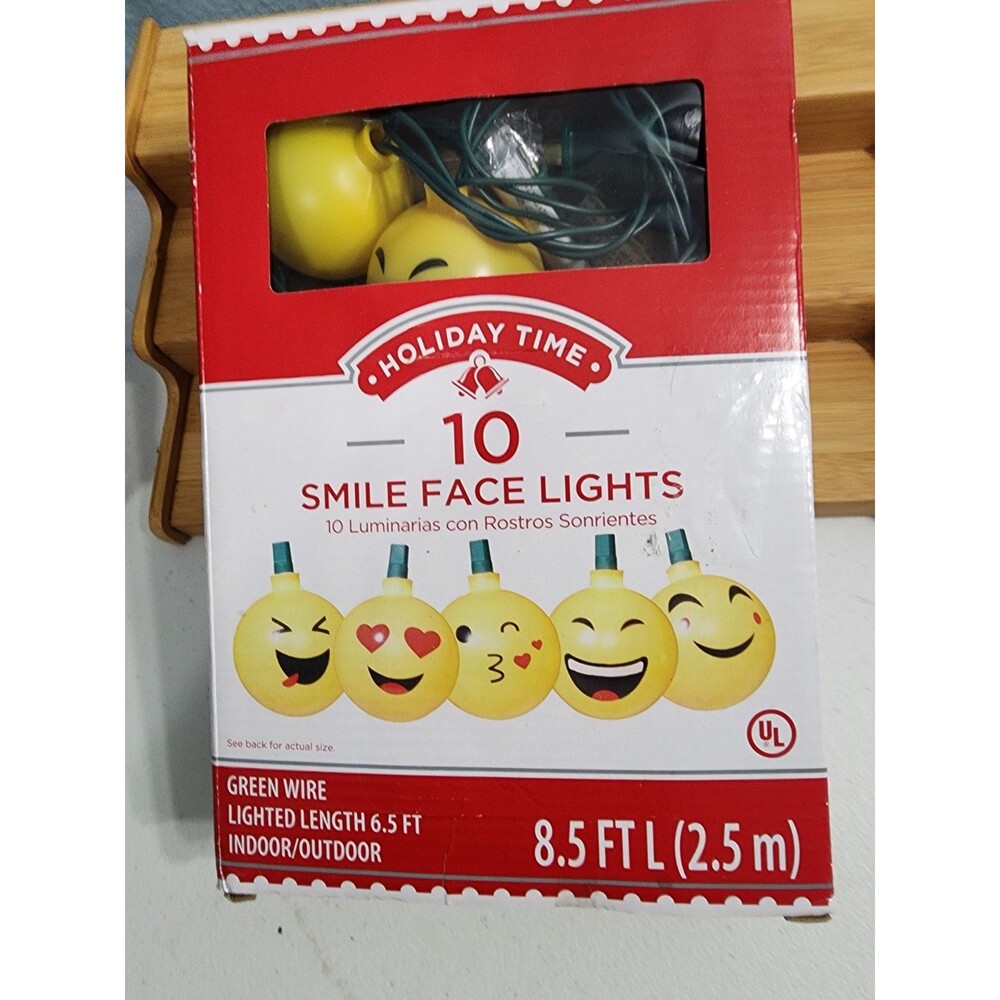 Walmart Holiday Time Smiley Face Emoji Yellow Light Covers String Of 10 READ